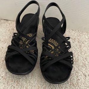 Skechers heeled sandals